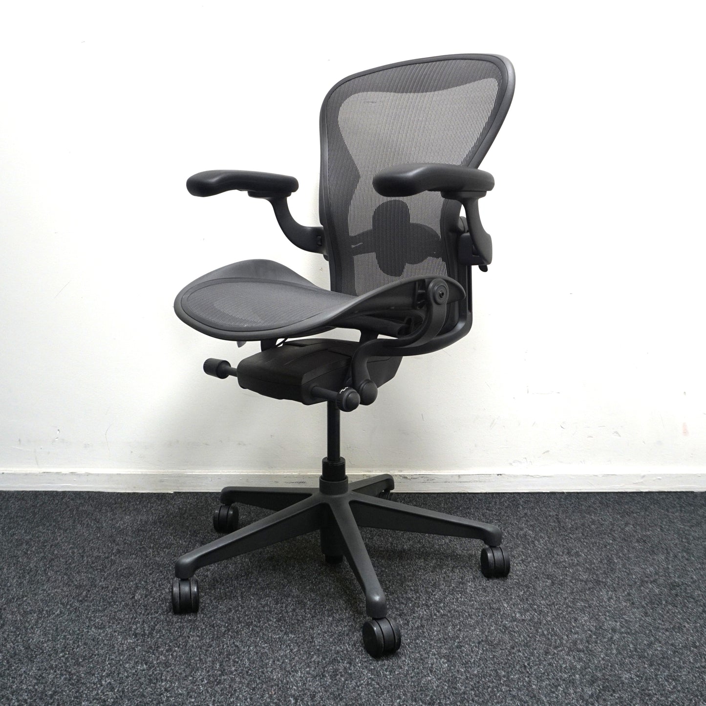 Herman Miller Aeron B Remastered Bureaustoel | Antraciet