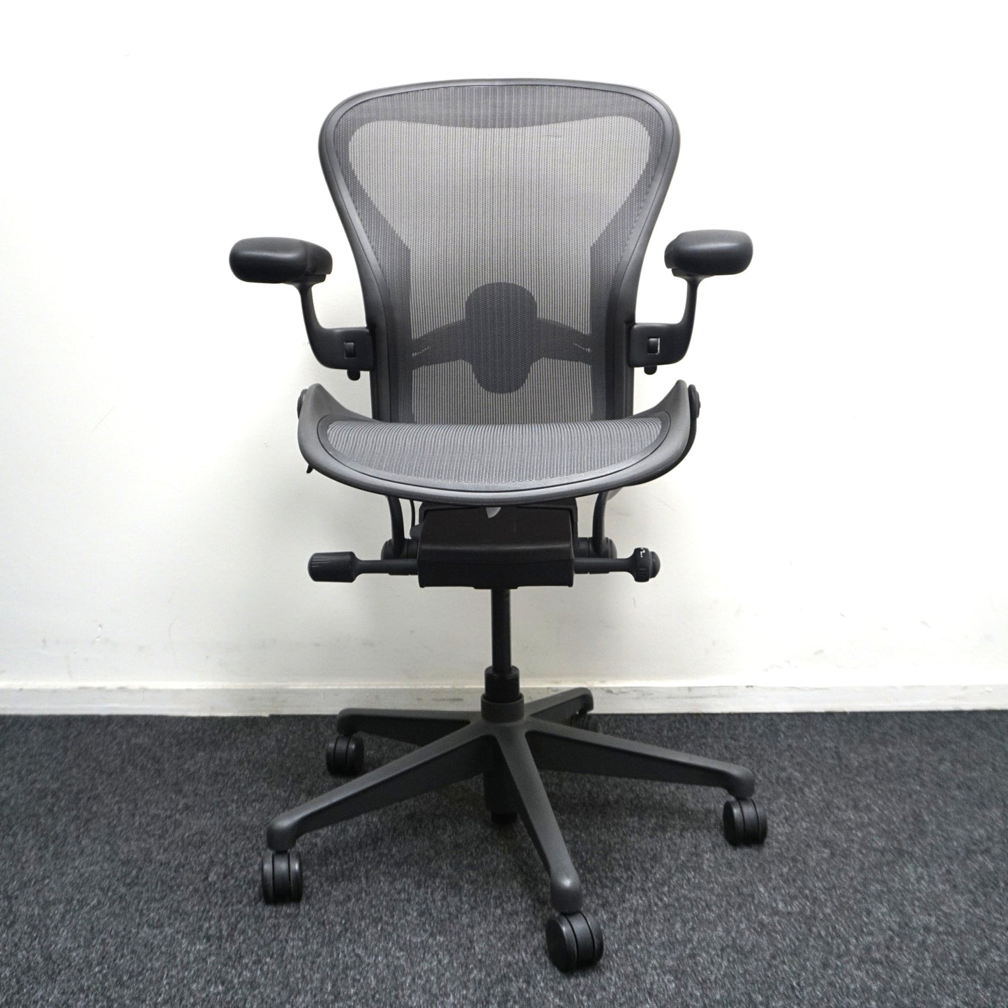 Herman Miller Aeron B Remastered Bureaustoel | Antraciet
