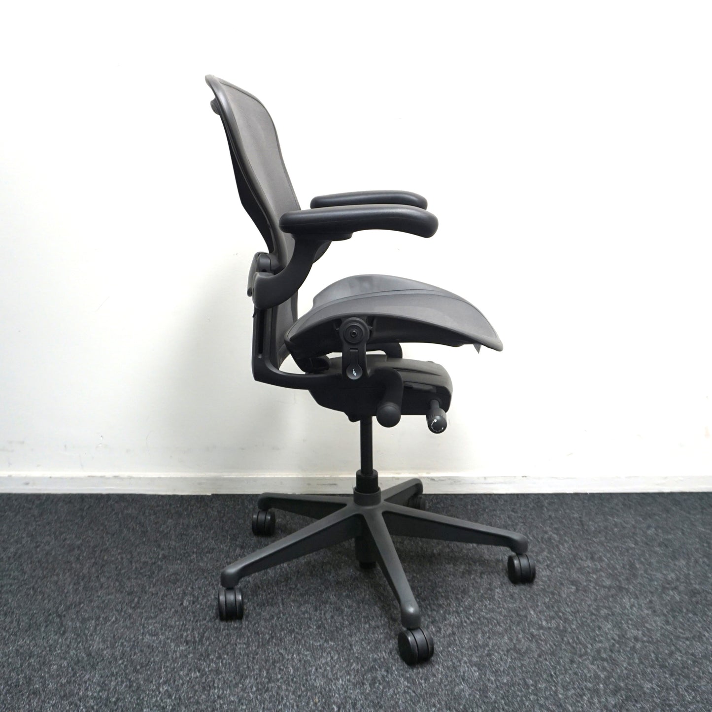 Herman Miller Aeron B Remastered Bureaustoel | Antraciet