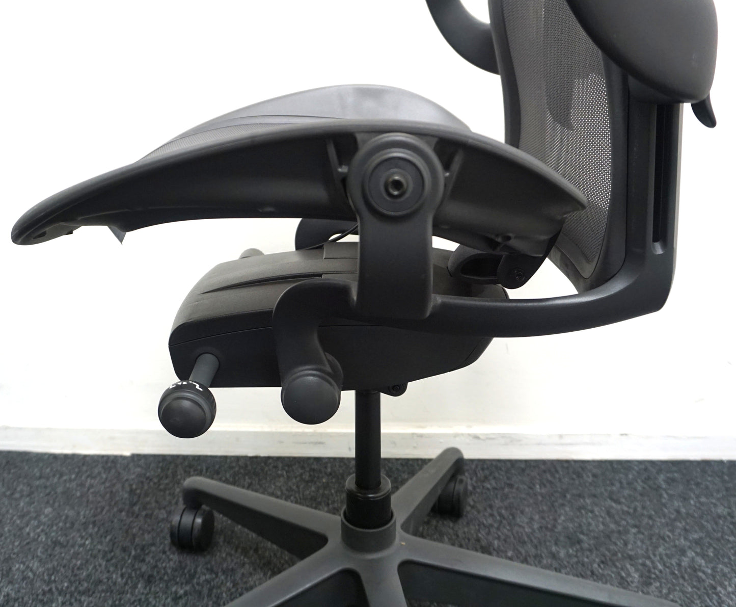 Herman Miller Aeron B Remastered Bureaustoel | Antraciet