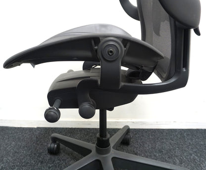 Herman Miller Aeron B Remastered Bureaustoel | Antraciet