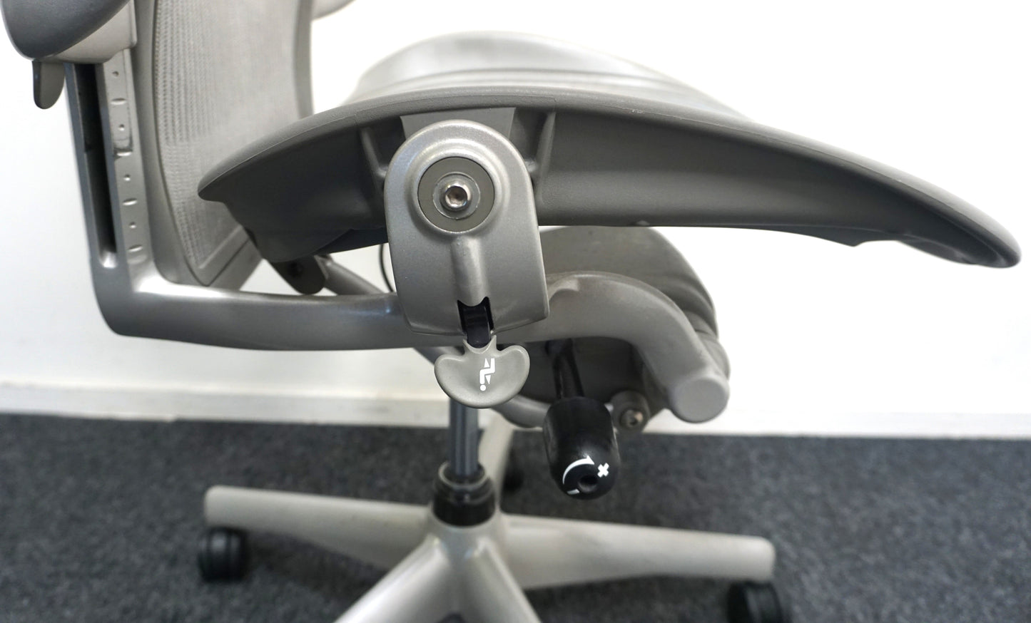 Herman Miller Aeron type C Bureaustoel | Ergonomisch | Titanium