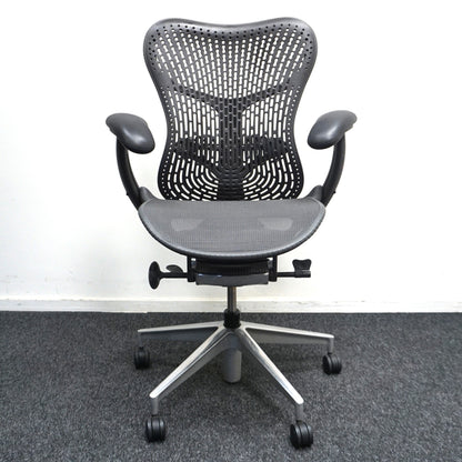 Herman Miller Mirra 2 Bureaustoel | Antraciet / Chroom
