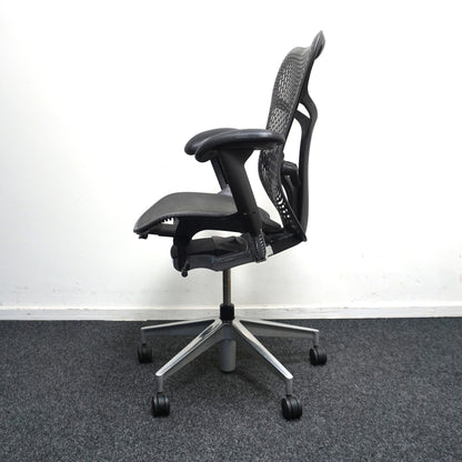 Herman Miller Mirra 2 Bureaustoel | Antraciet / Chroom