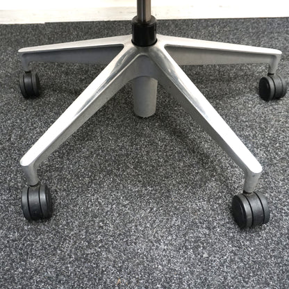 Herman Miller Mirra 2 Bureaustoel | Antraciet / Chroom