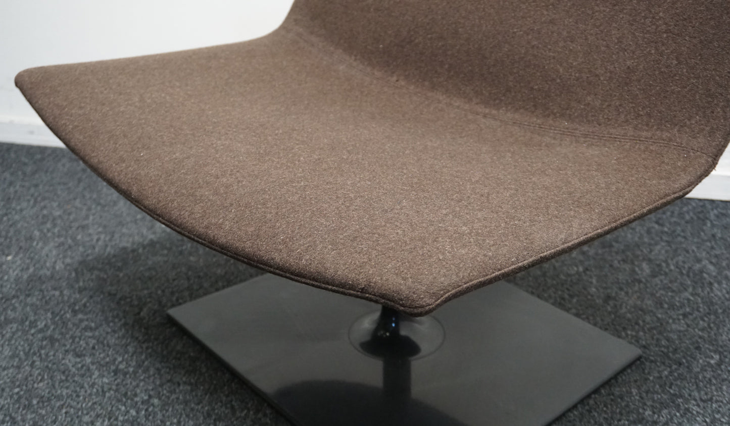 Arper Catifa 80 Design Fauteuil | Bruin