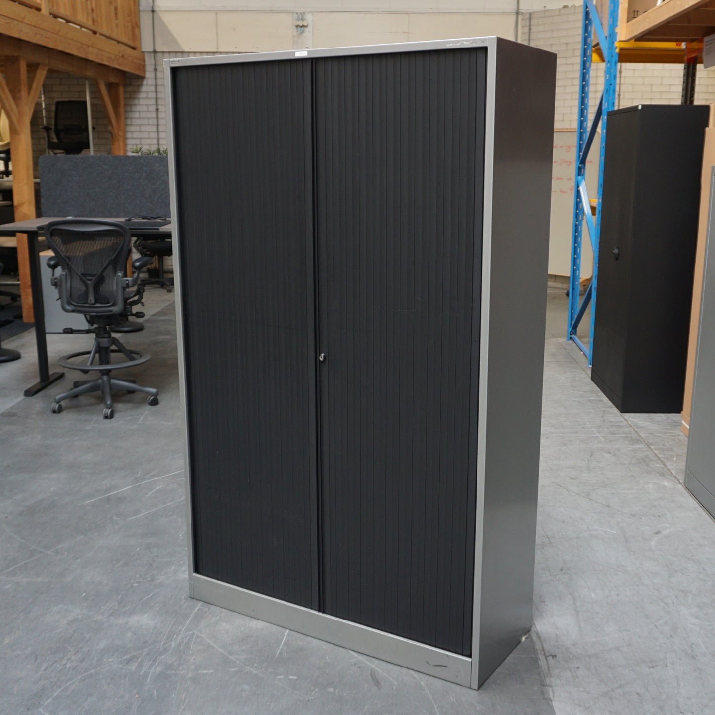 Ahrend Roldeurkast | Archiefkast | 195 x 120 x 45 cm | Zilvergrijs / Zwart