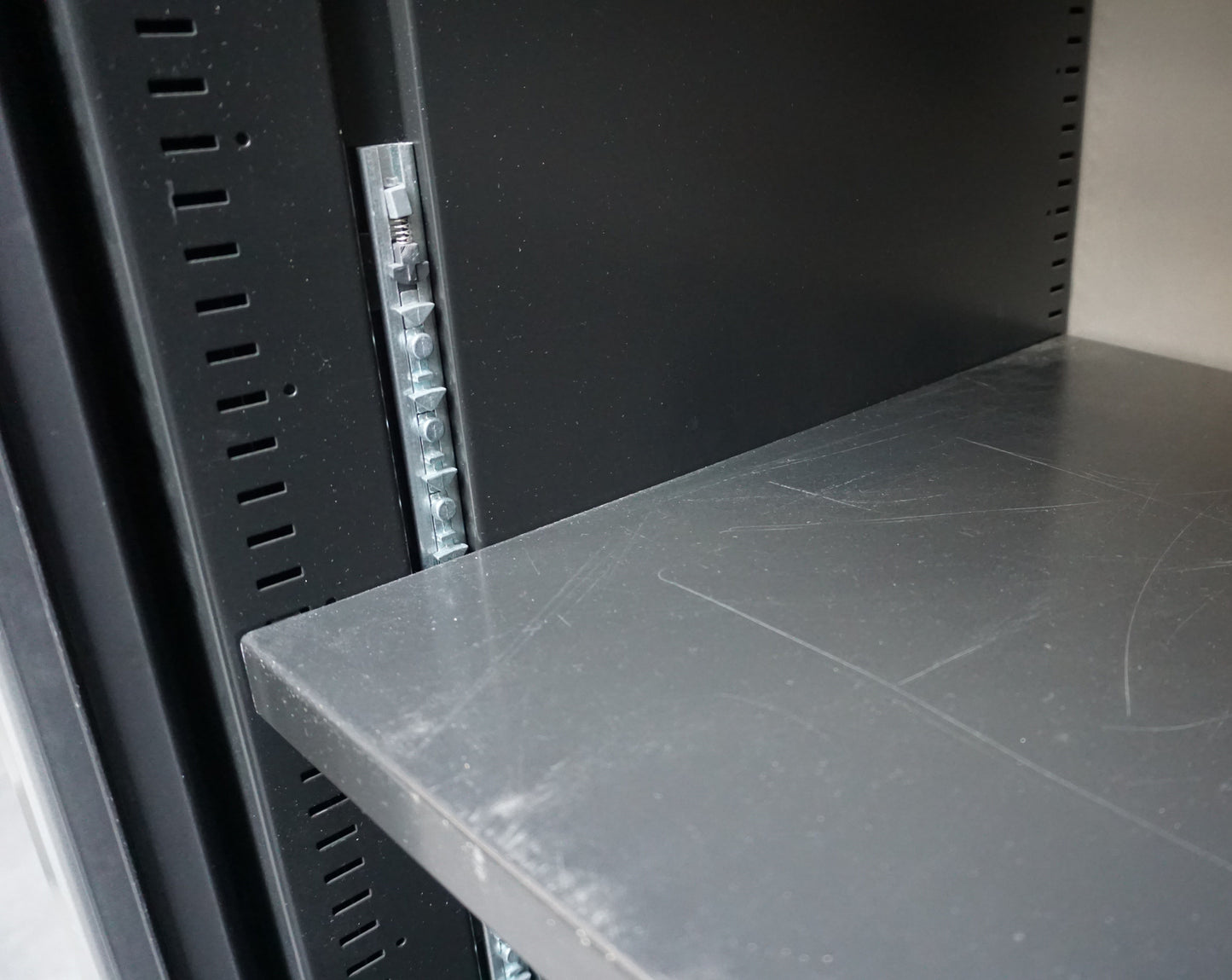 Ahrend Roldeurkast | Archiefkast | 195 x 120 x 45 cm | Zilvergrijs / Zwart