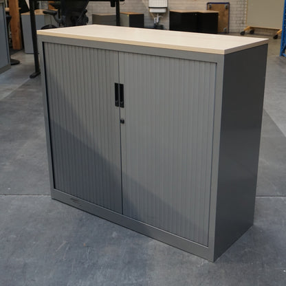 Aspa Roldeurkast | Archiefkast | 106 x 120 x 46 cm | Grijs / Ahorn blad