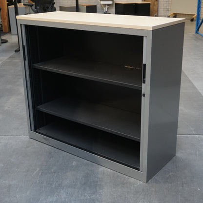 Aspa Roldeurkast | Archiefkast | 106 x 120 x 46 cm | Grijs / Ahorn blad