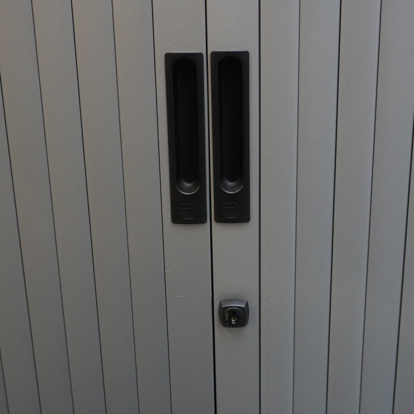 Aspa Roldeurkast | Archiefkast | 106 x 120 x 46 cm | Grijs / Ahorn blad
