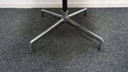 Vitra Eames EA 108 Design Vergaderstoel | Zwart Leer | Chroom