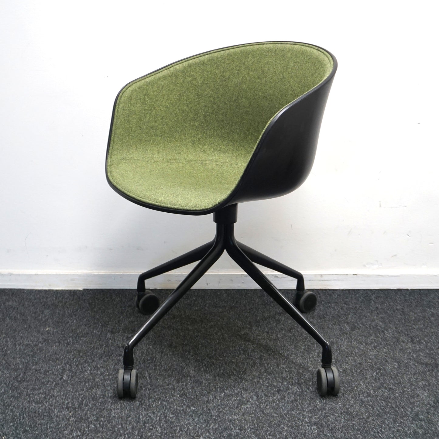 HAY About a Chair AAC24 Design Stoel | Groen / Zwart