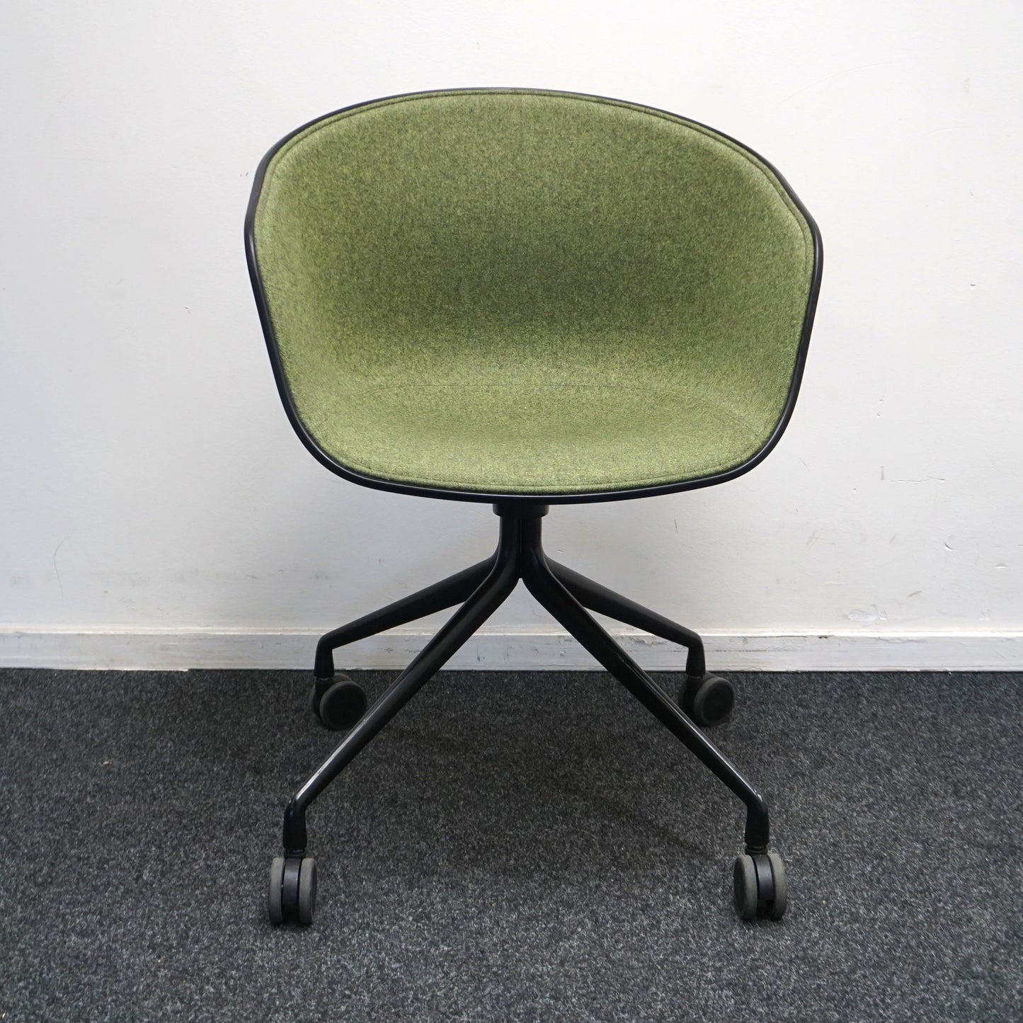 HAY About a Chair AAC24 Design Stoel | Groen / Zwart