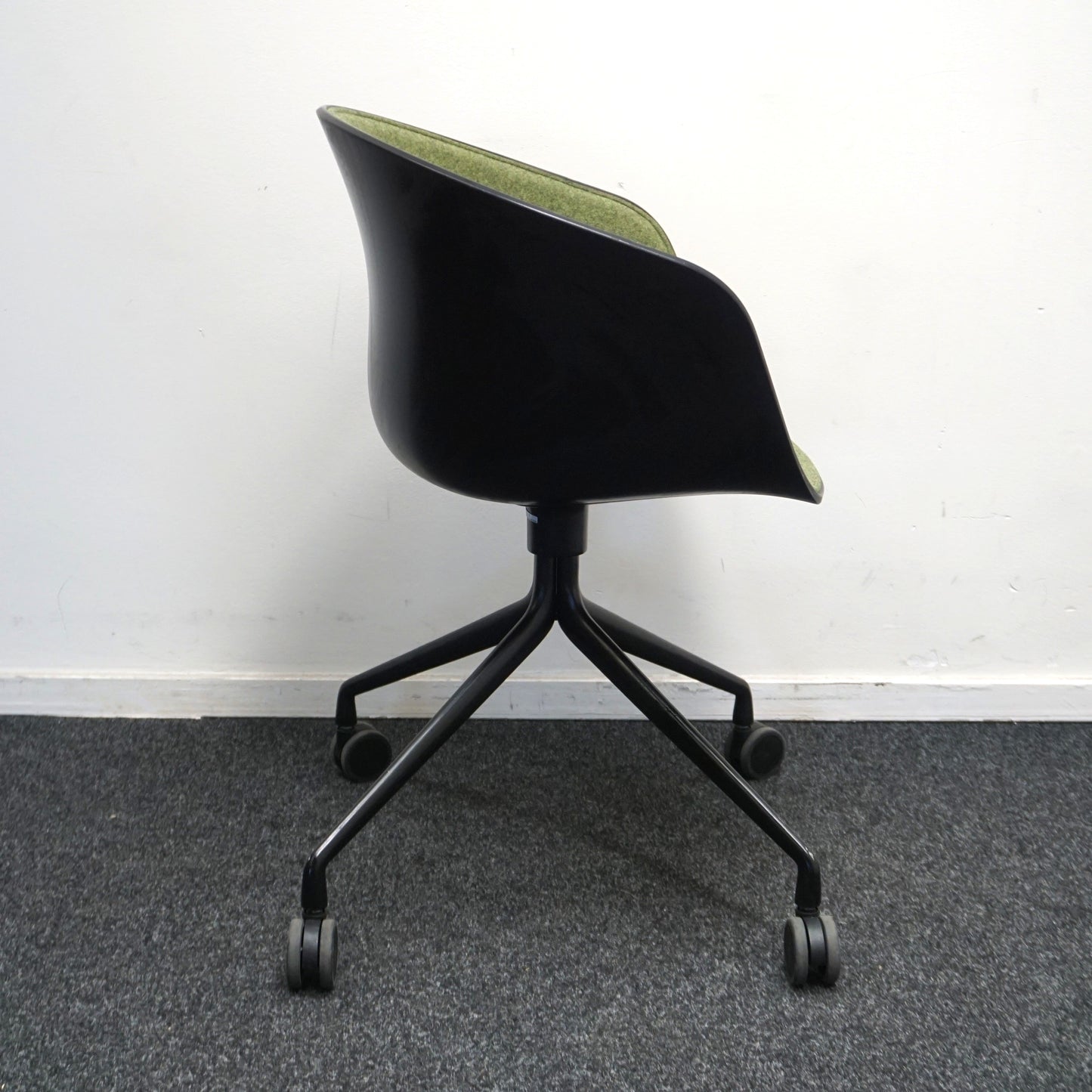 HAY About a Chair AAC24 Design Stoel | Groen / Zwart