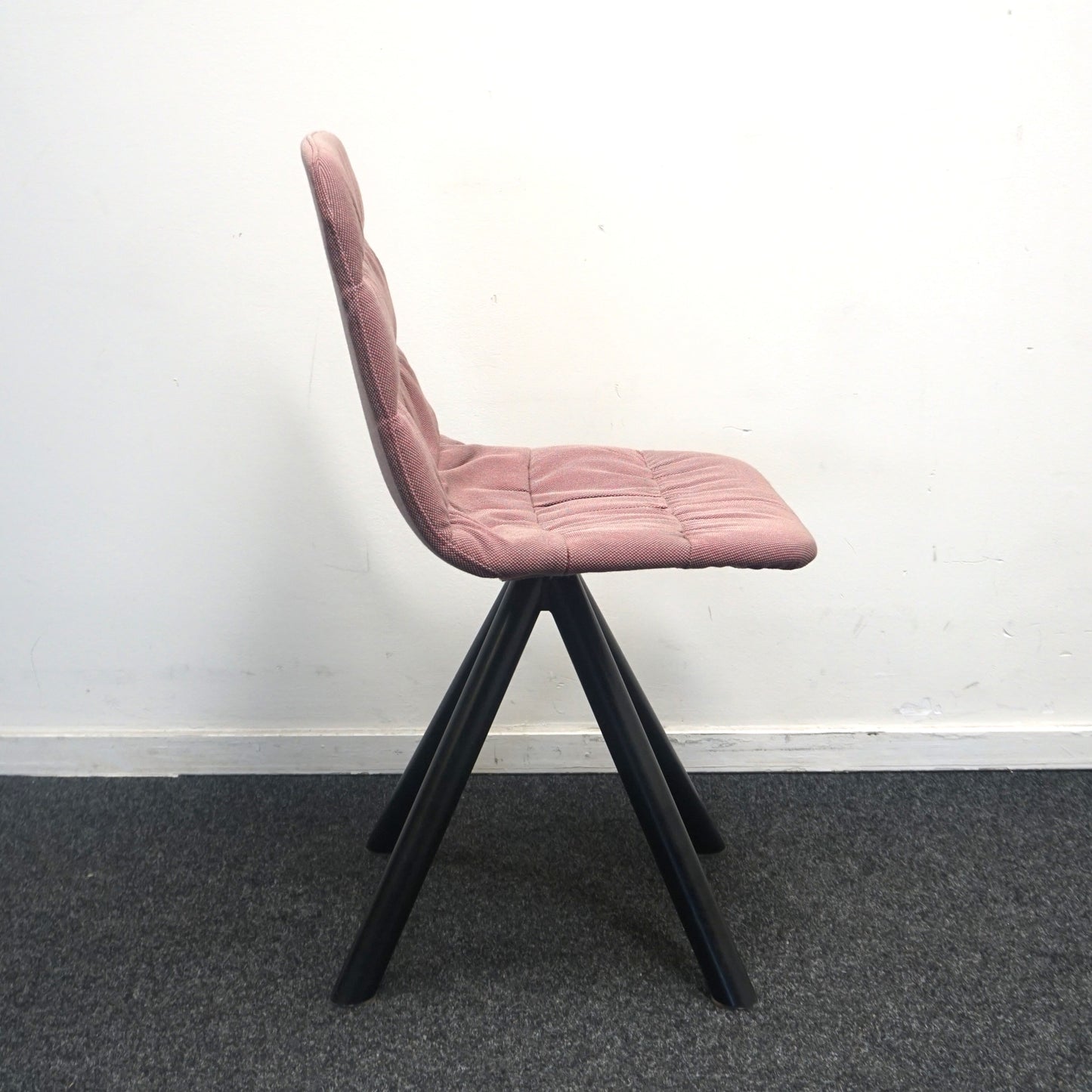 Viccarbe Maarten Soft Upholstery Design Stoel | Roze Gemeleerd