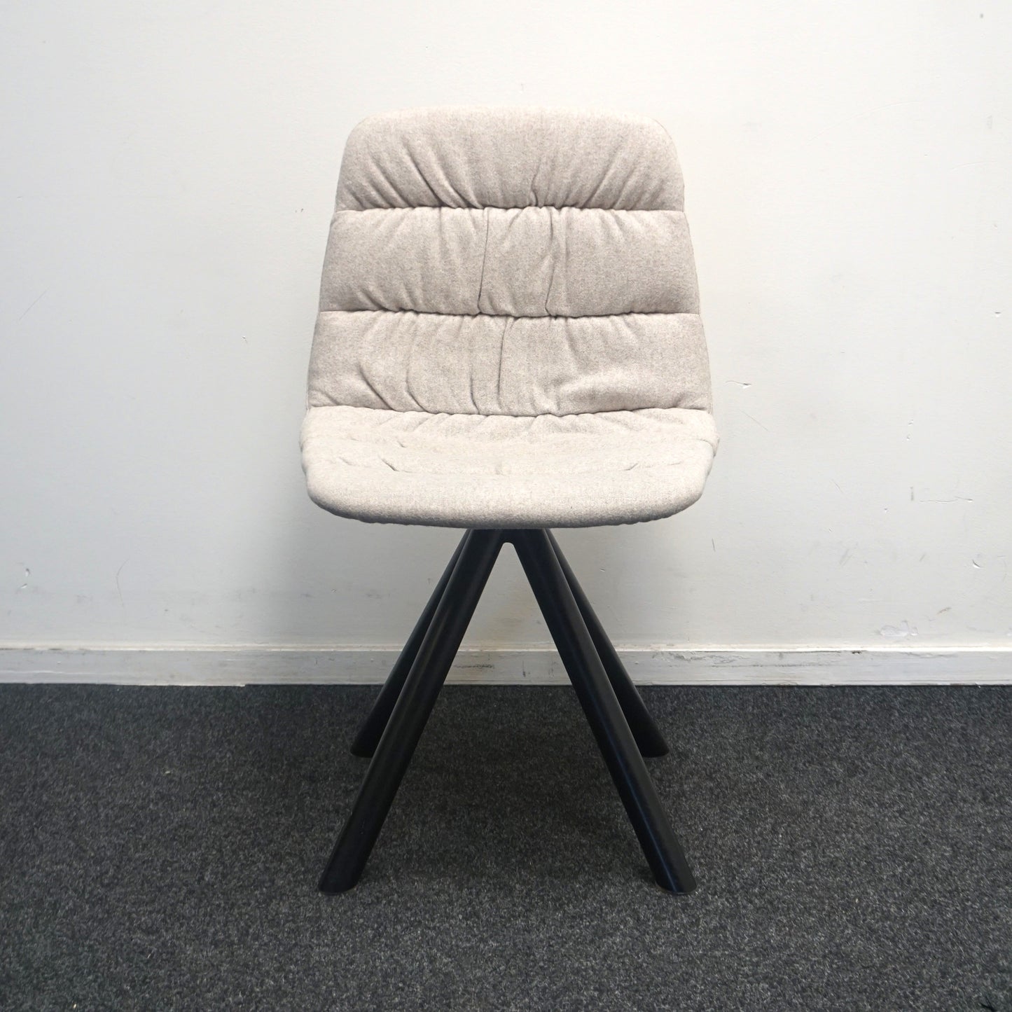 Viccarbe Maarten Soft Upholstery Design Stoel | Beige