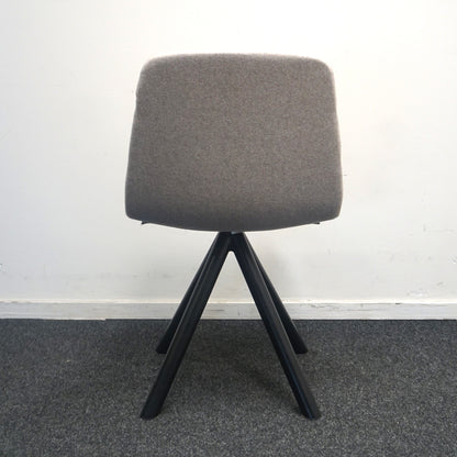 Viccarbe Maarten Soft Upholstery Design Stoel | Beige