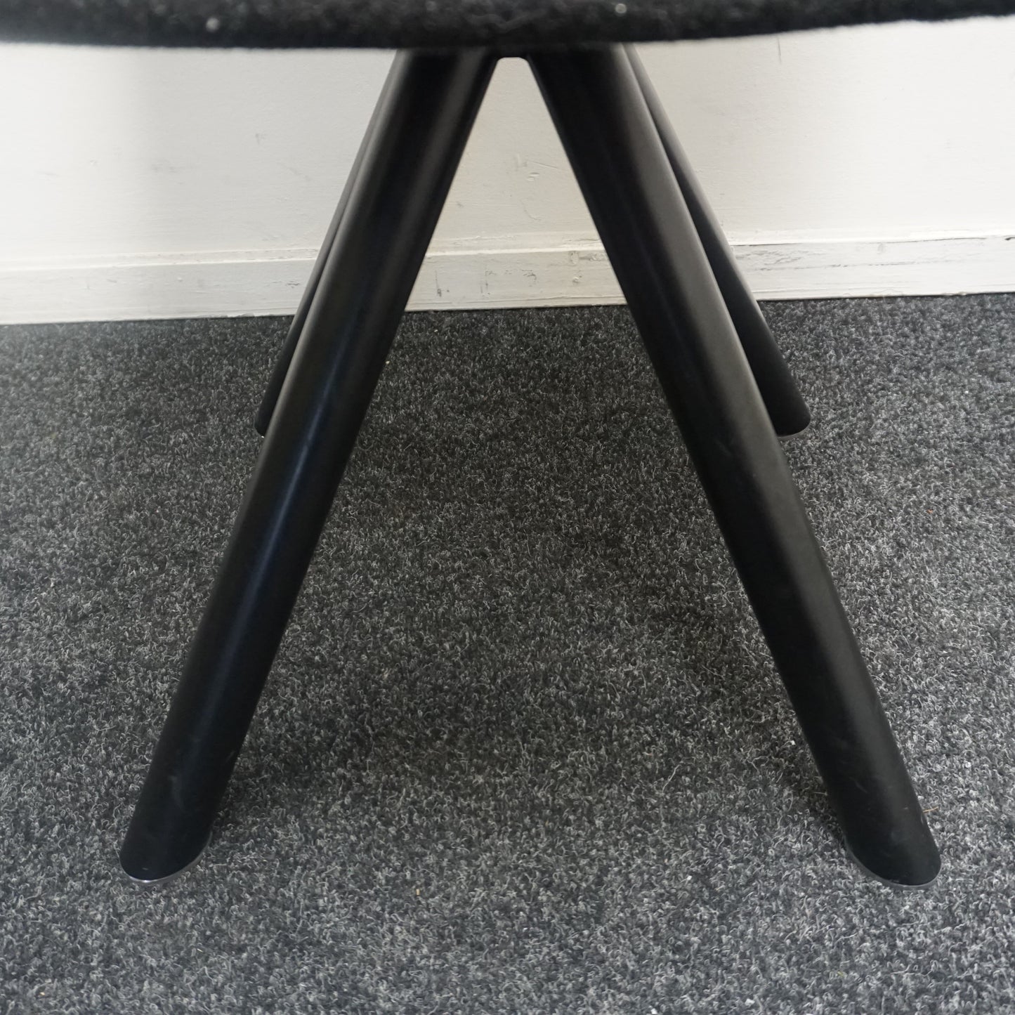 Viccarbe Maarten Soft Upholstery Design Stoel | Donkergrijs