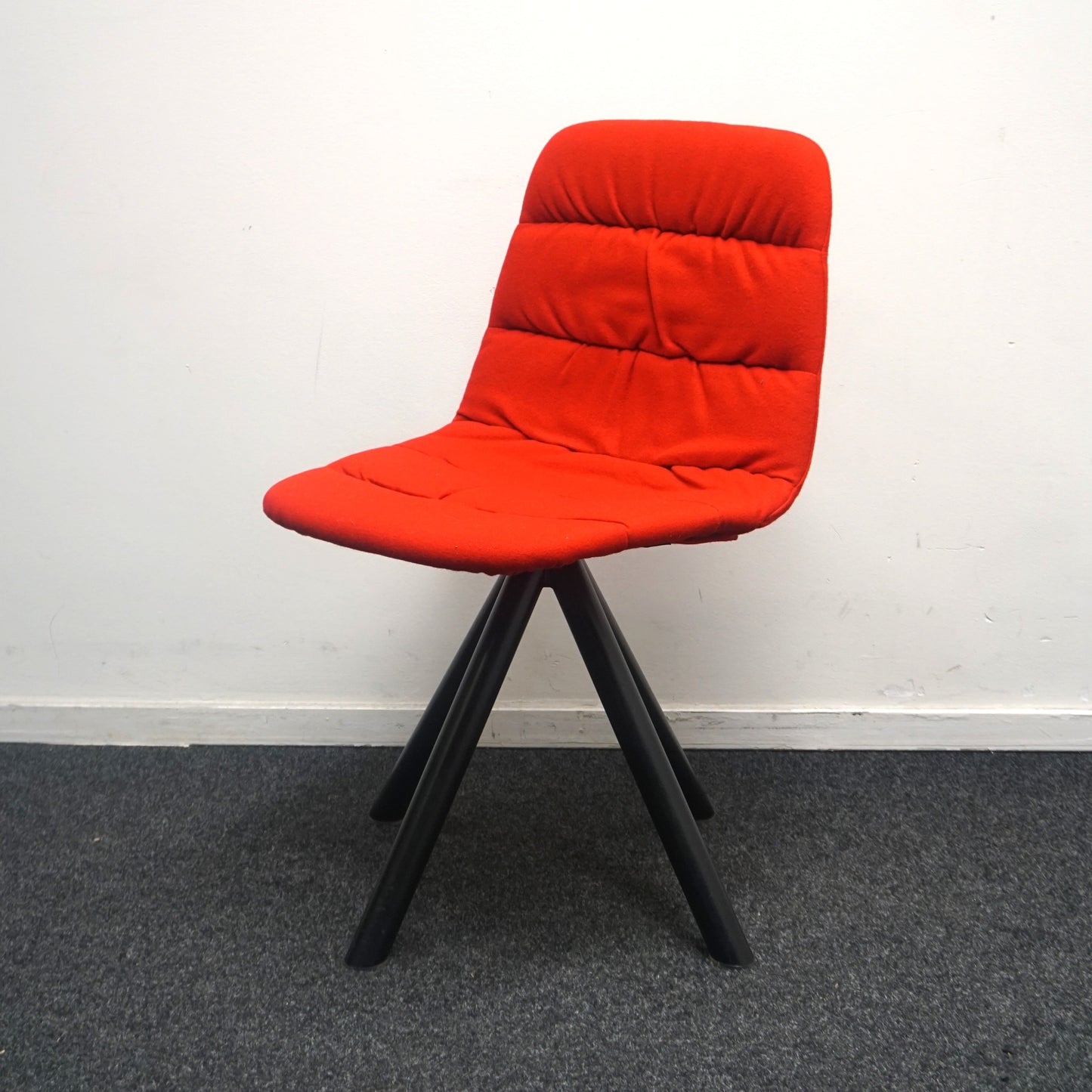 Viccarbe Maarten Soft Upholstery Design Stoel | Rood