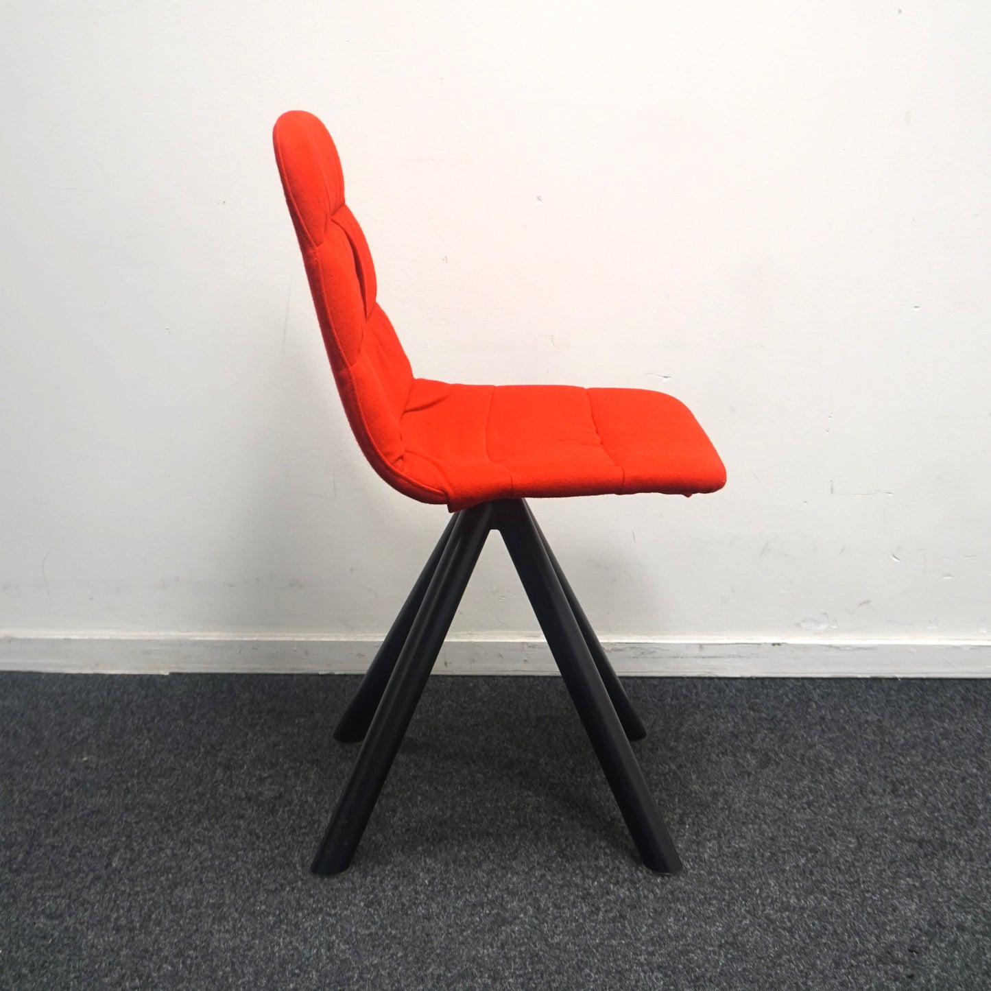 Viccarbe Maarten Soft Upholstery Design Stoel | Rood