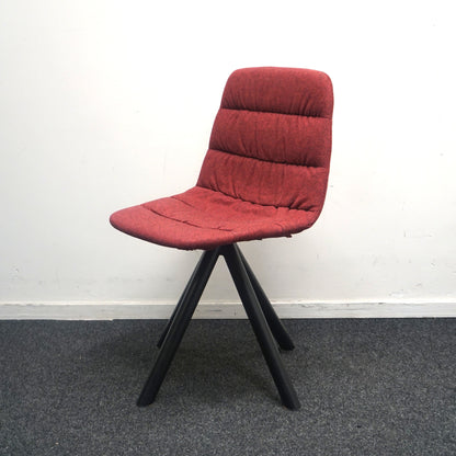 Viccarbe Maarten Soft Upholstery Design Stoel | Bordeauxrood