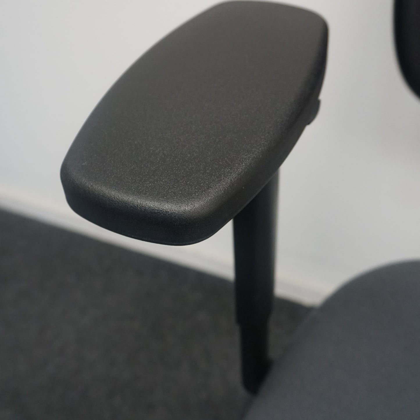 Giroflex 353 Bureaustoel | Grijs / Zwart