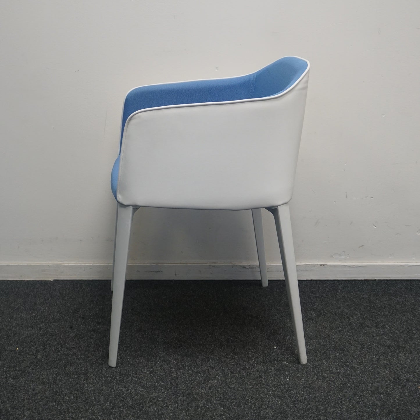 Pedrali Laja 885 Design Stoel | Wit / Blauw