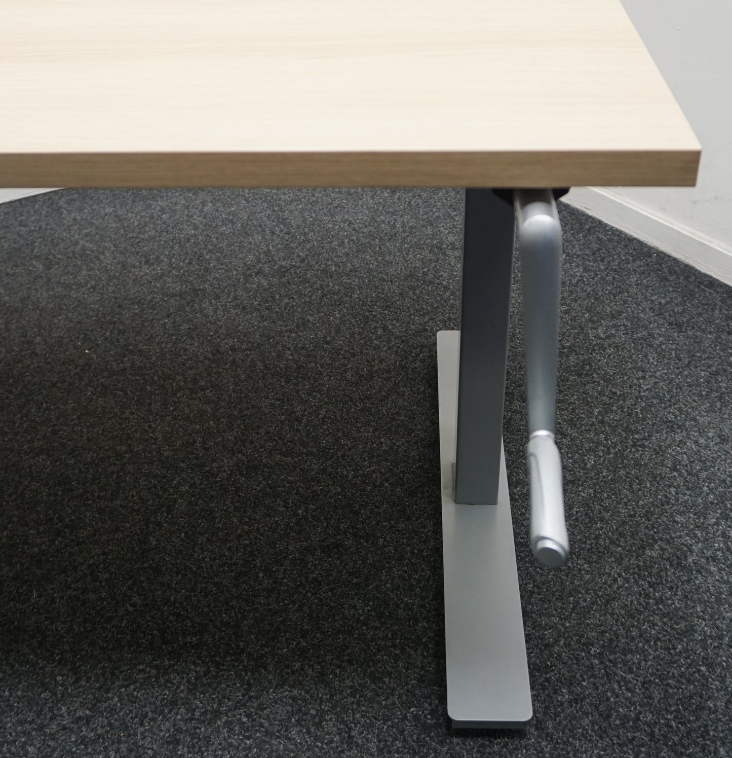 Slinger Bureau | 140x80 cm | Hoogte 61-88 cm | Licht Eiken