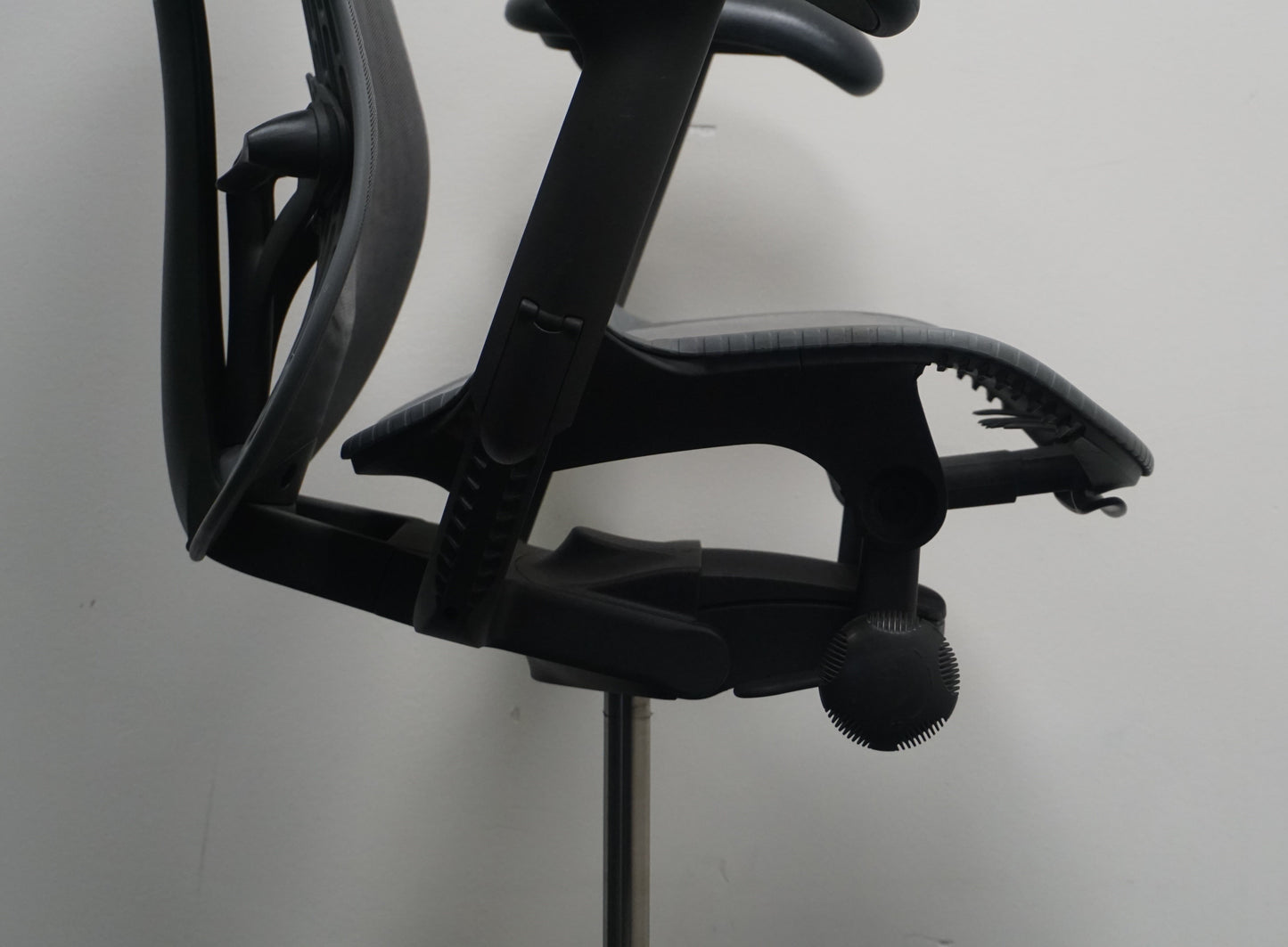Herman Miller Mirra 2 Baliestoel | Grafit | Stof | Mesh