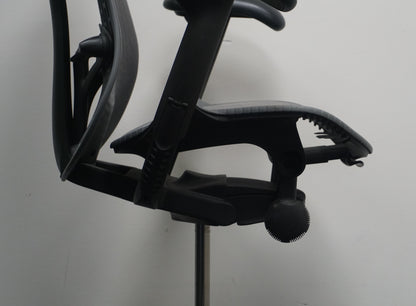 Herman Miller Mirra 2 Baliestoel | Grafit | Stof | Mesh