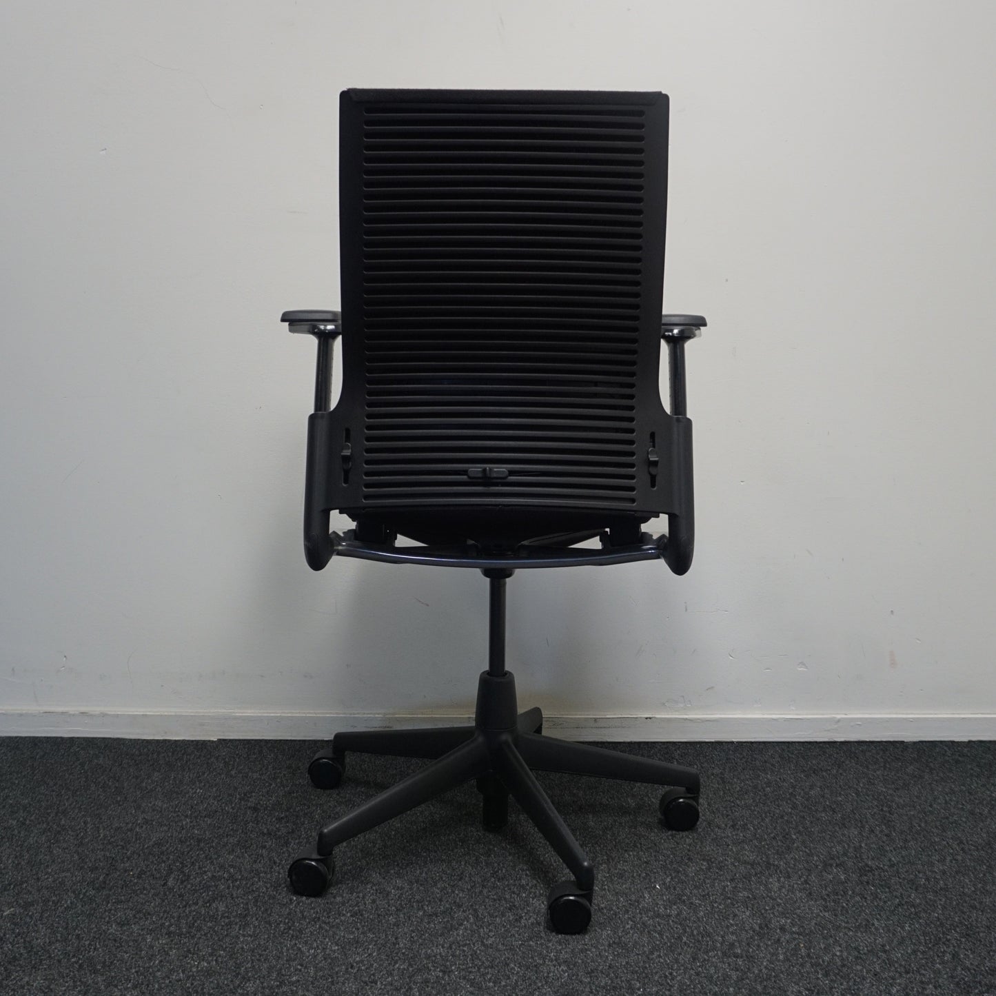 Ahrend 2020 Extra Verta Bureaustoel | Zwart / Zwart