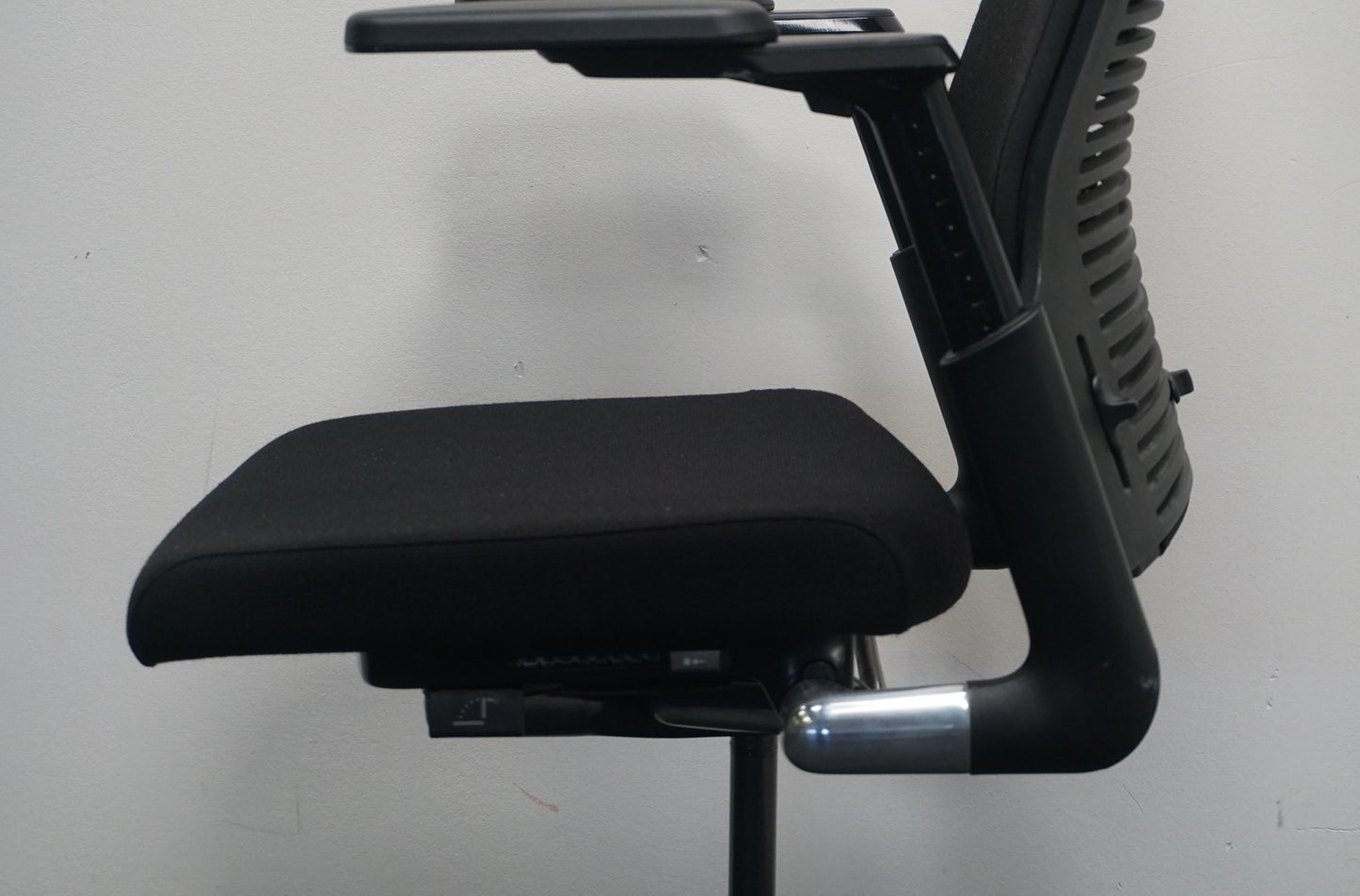 Ahrend 2020 Extra Verta Bureaustoel | Zwart / Zwart