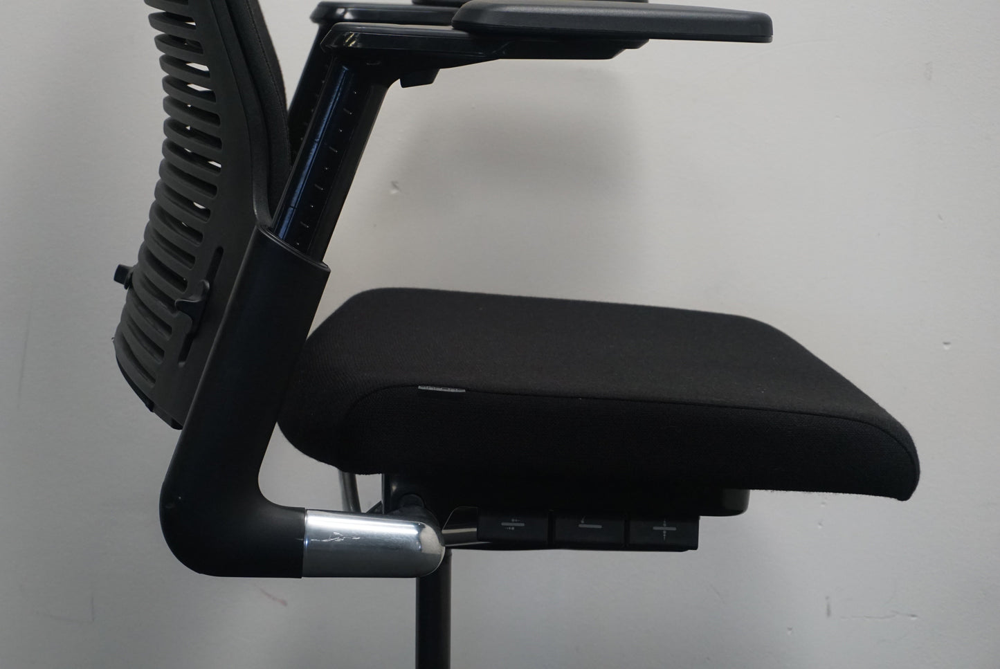 Ahrend 2020 Extra Verta Bureaustoel | Zwart / Zwart