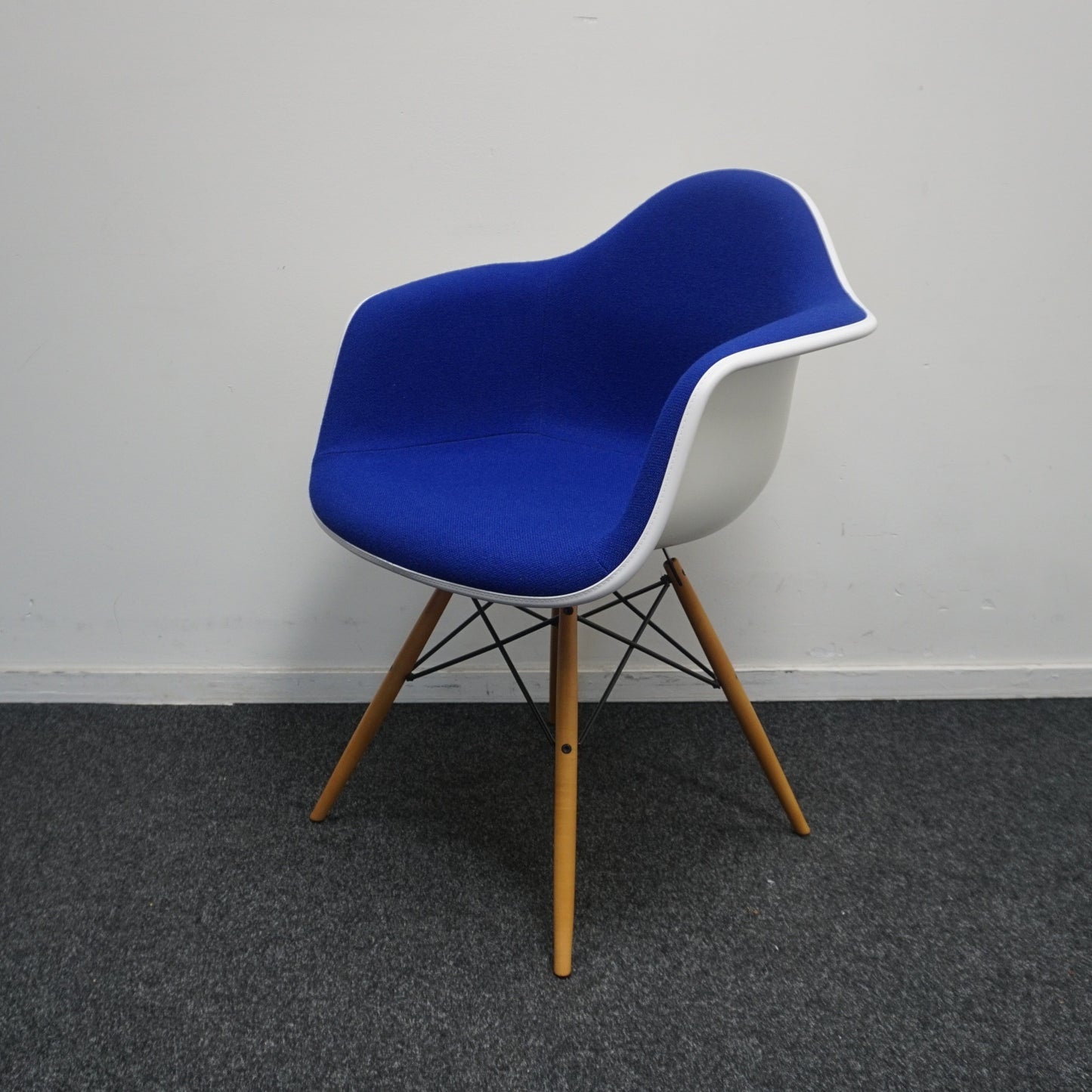 Vitra Eames DAW Design Stoel | Kobalt Blauw
