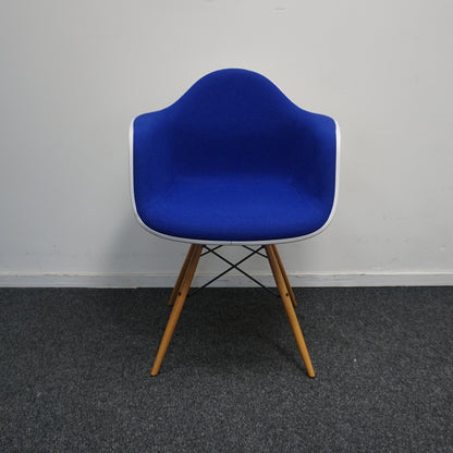 Vitra Eames DAW Design Stoel | Kobalt Blauw