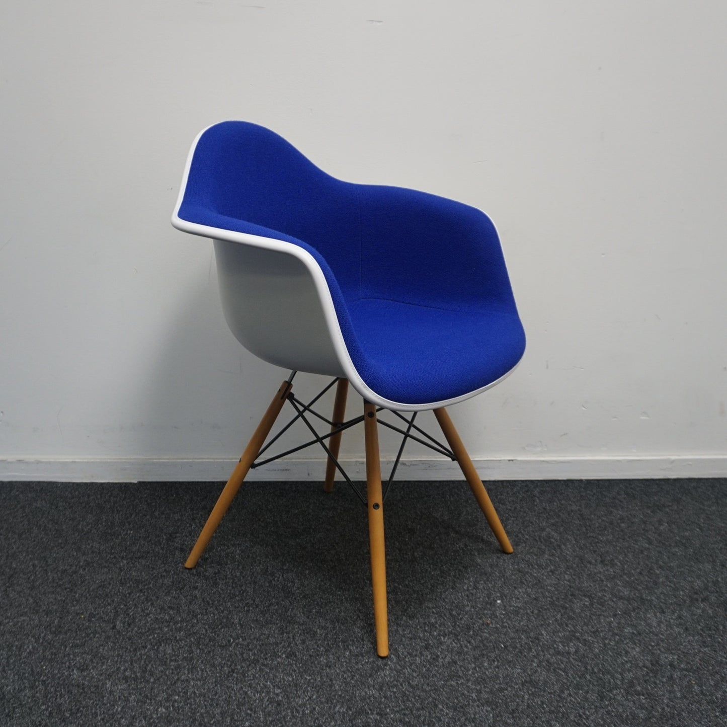 Vitra Eames DAW Design Stoel | Kobalt Blauw