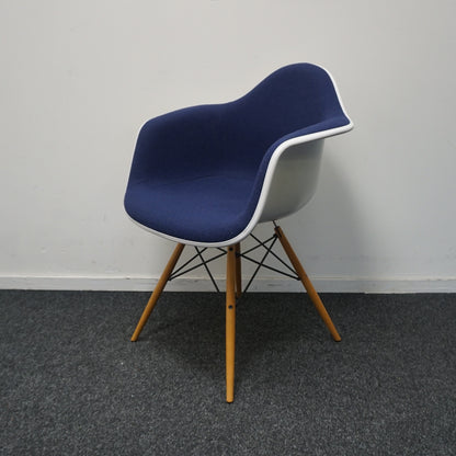 Vitra Eames DAW Design Stoel | Blauw / Wit