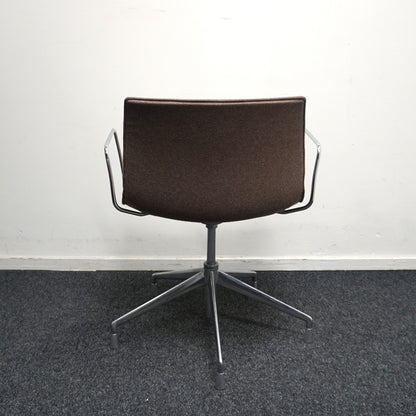 Arper Catifa 53 Design Vergaderstoelen | Bruin | Draaibaar