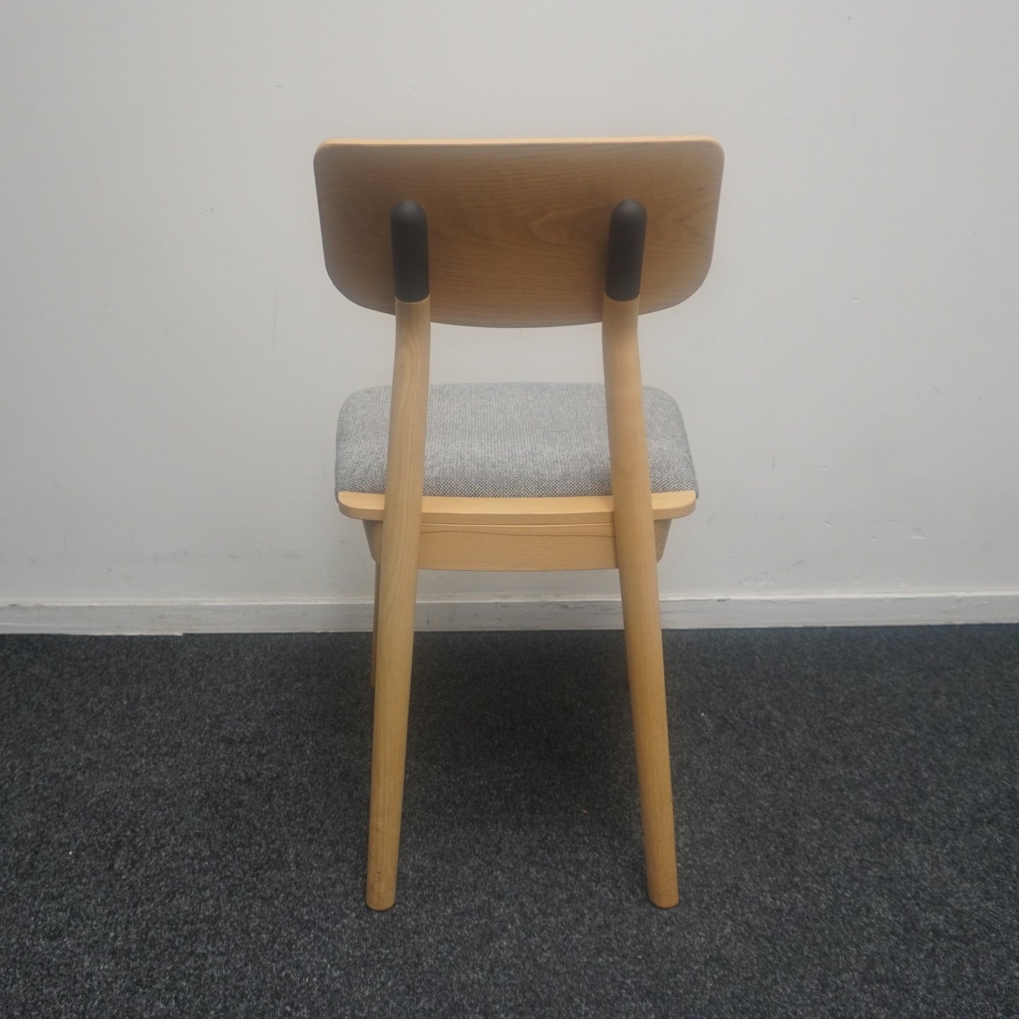 DeVorm Clip Design Stoelen | Hout | Stof | Grijs