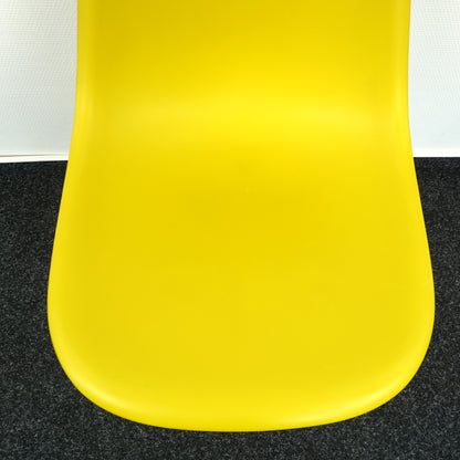 Vitra Eames DSW Design Stoel | Mosterd Geel
