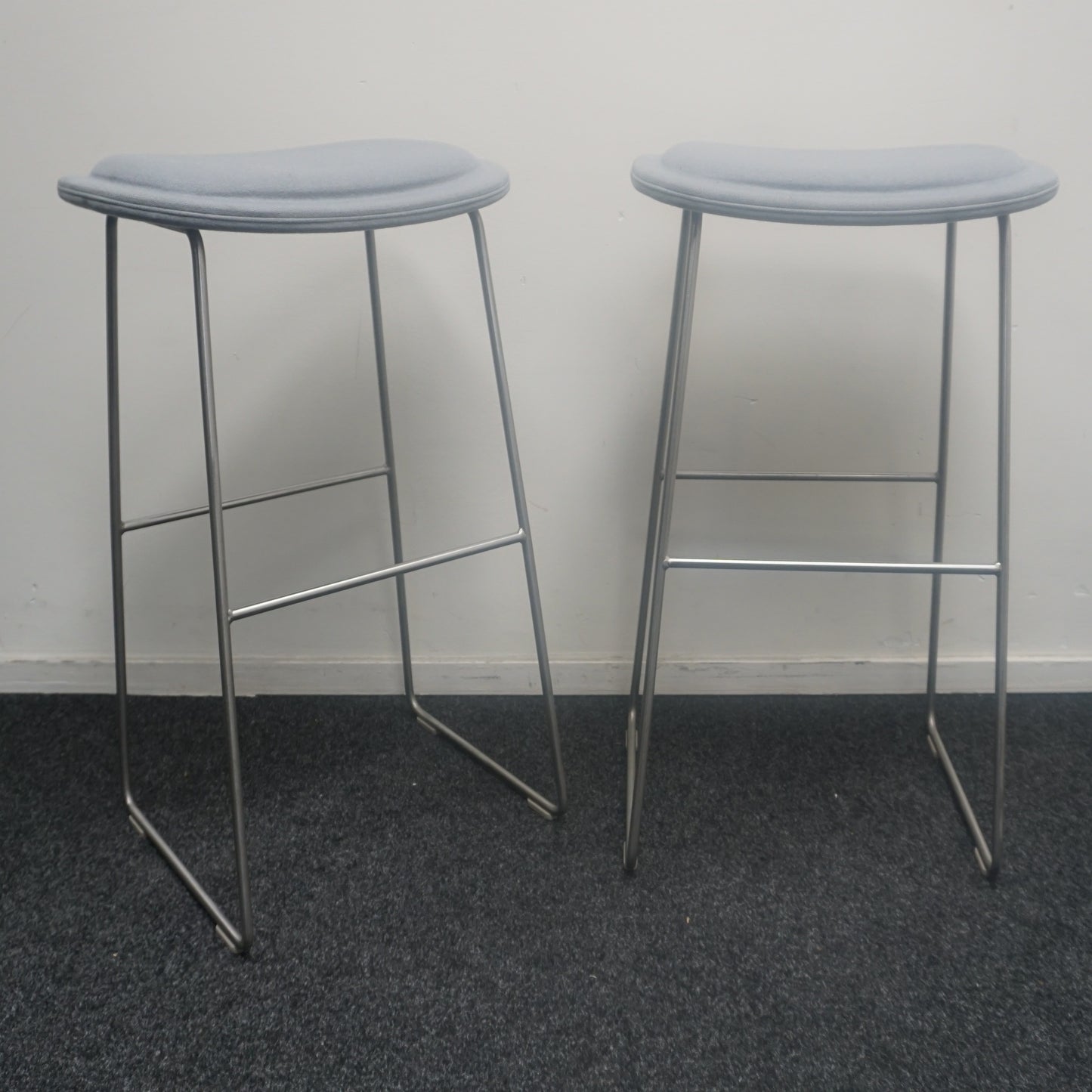 Cappellini Hi Pad Stool | Barkruk | Lichtgrijs | ZH 79 cm