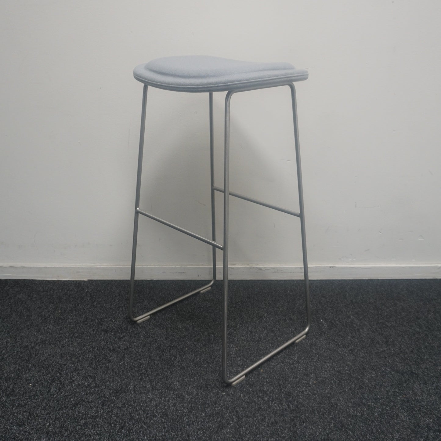 Cappellini Hi Pad Stool | Barkruk | Lichtgrijs | ZH 79 cm
