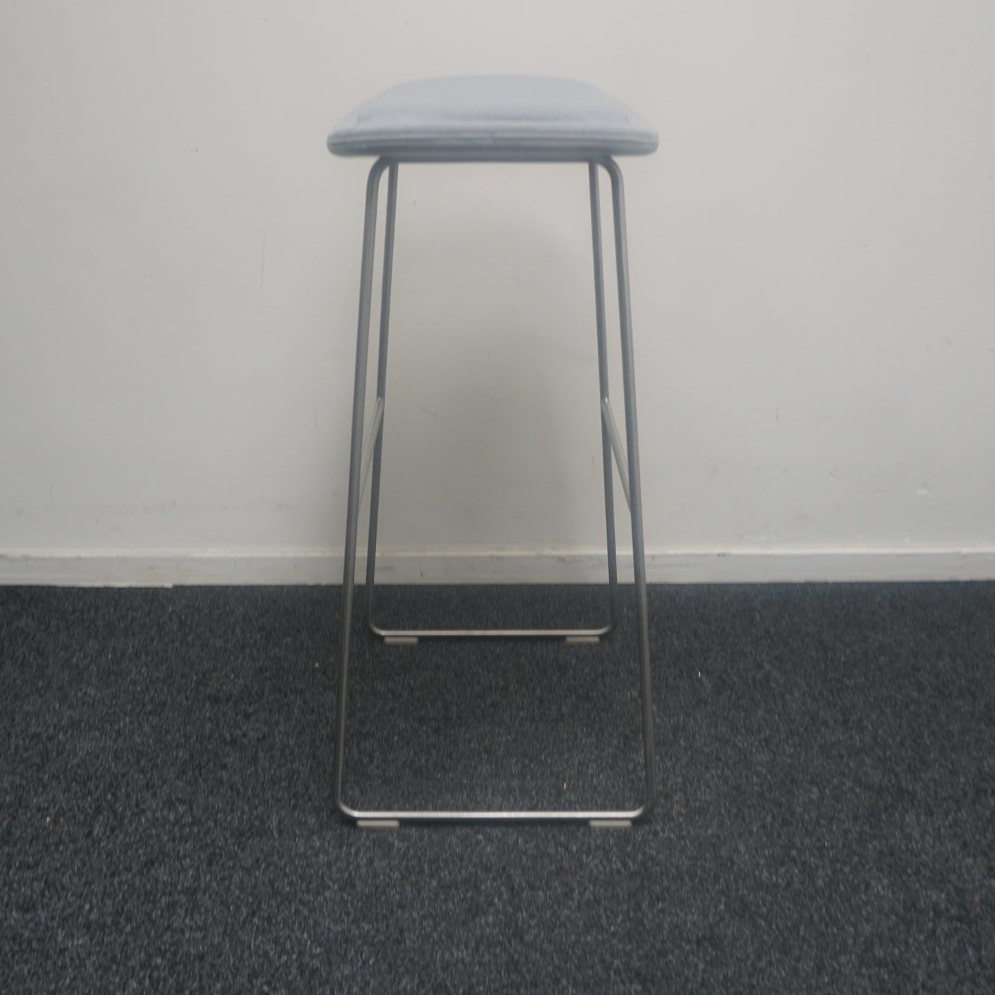 Cappellini Hi Pad Stool | Barkruk | Lichtgrijs | ZH 79 cm