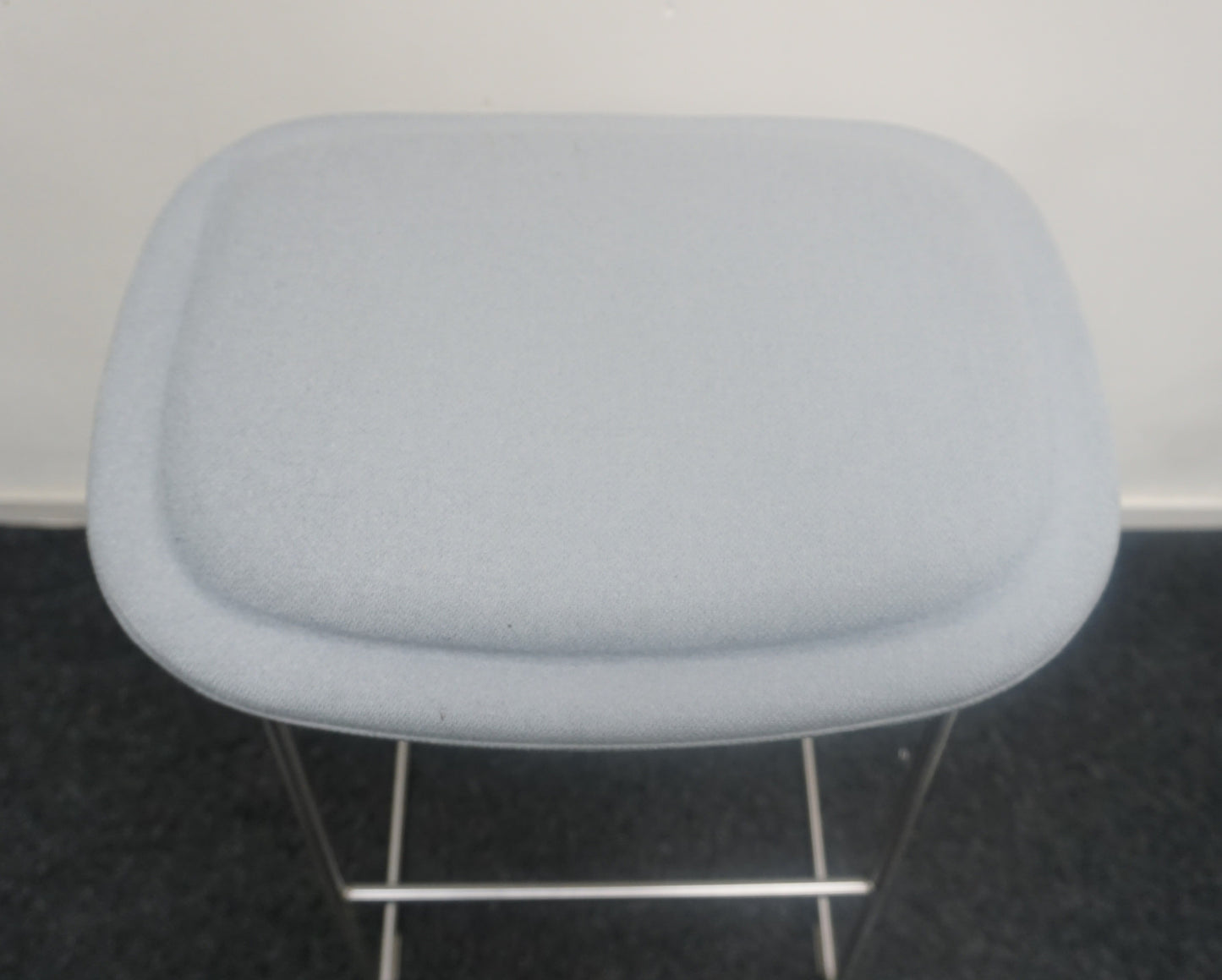 Cappellini Hi Pad Stool | Barkruk | Lichtgrijs | ZH 79 cm