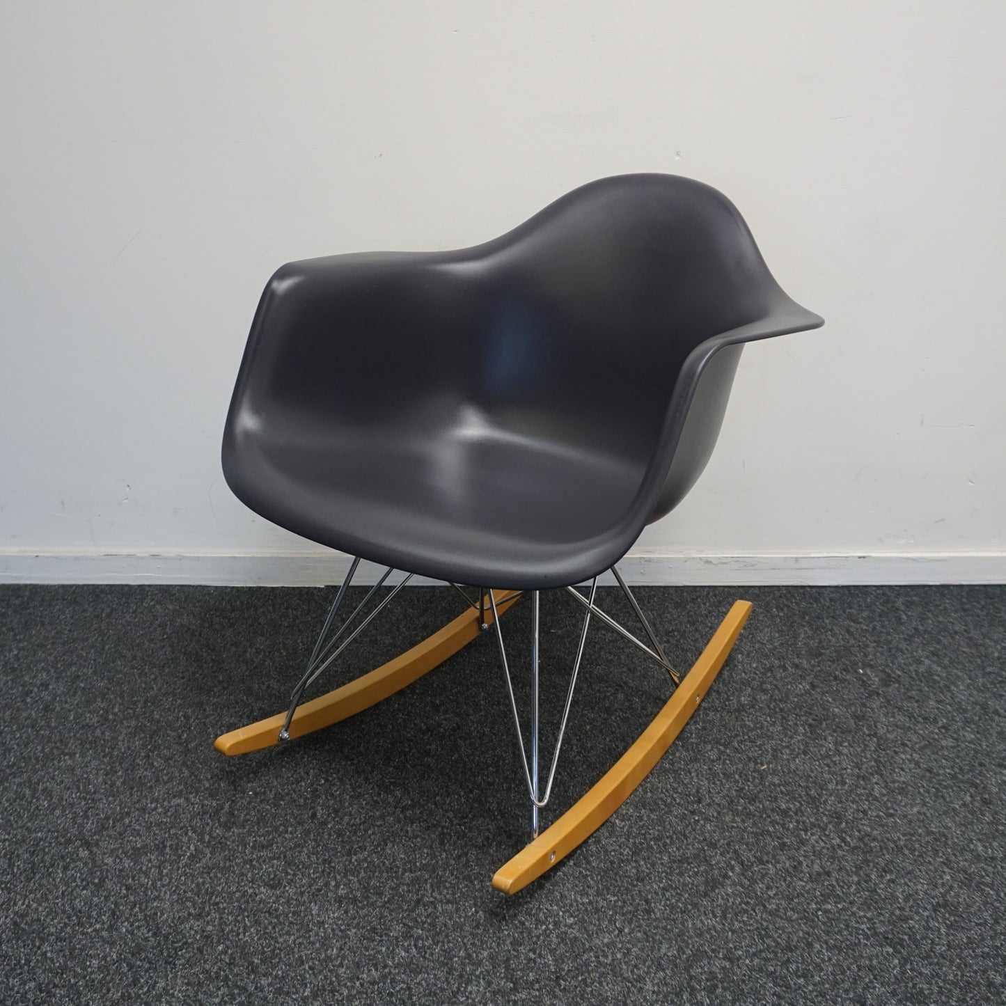 Vitra Eames RAR Design Stoel | Schommelstoel | Zwart