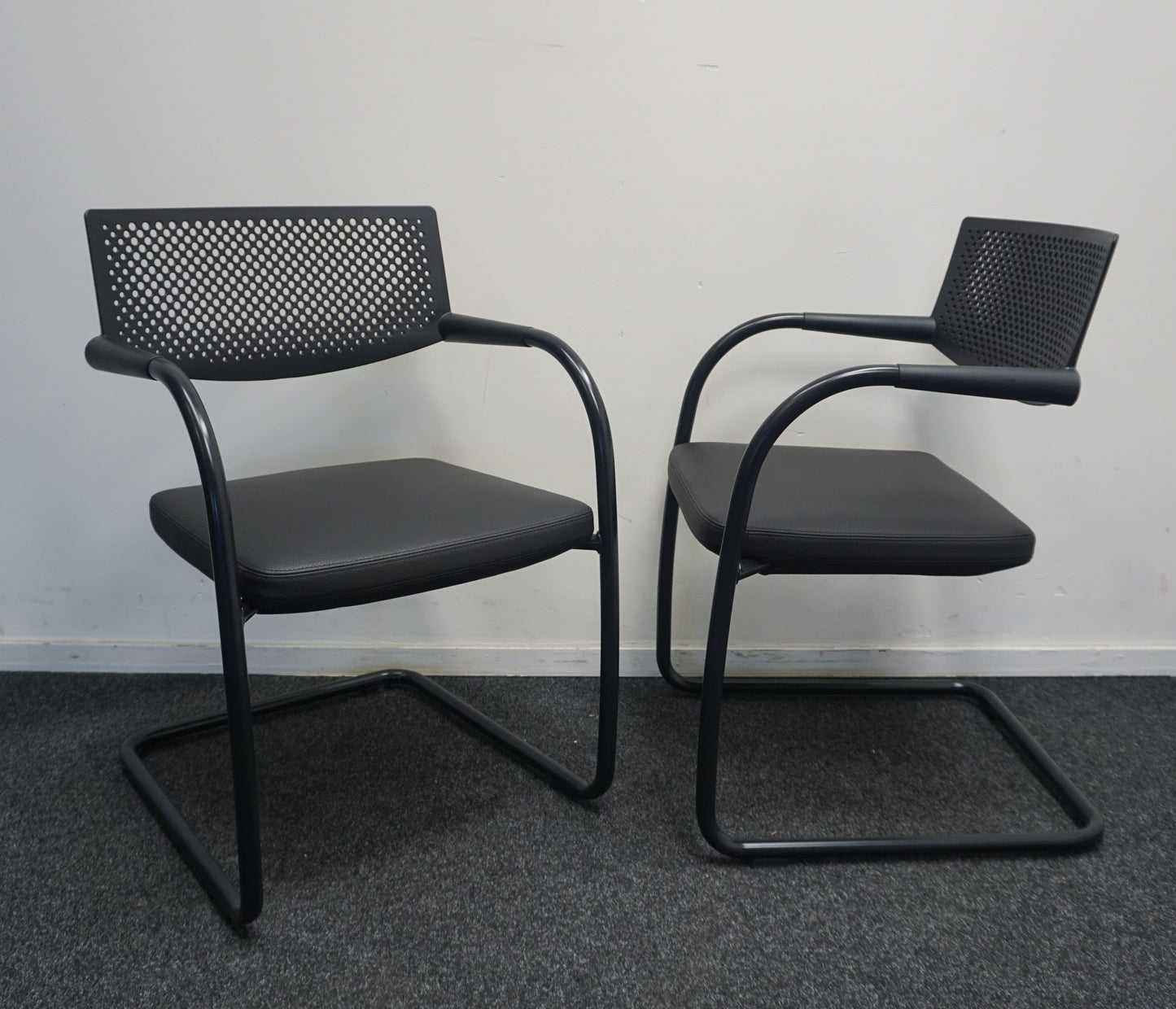 Vitra Visavis Vergaderstoel | Design Conferentiestoel | Leer
