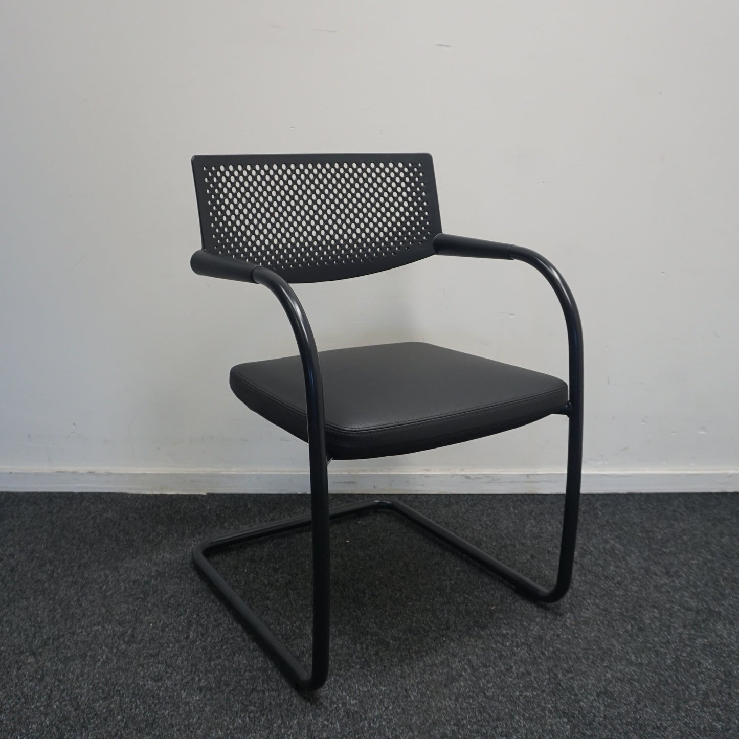 Vitra Visavis Vergaderstoel | Design Conferentiestoel | Leer