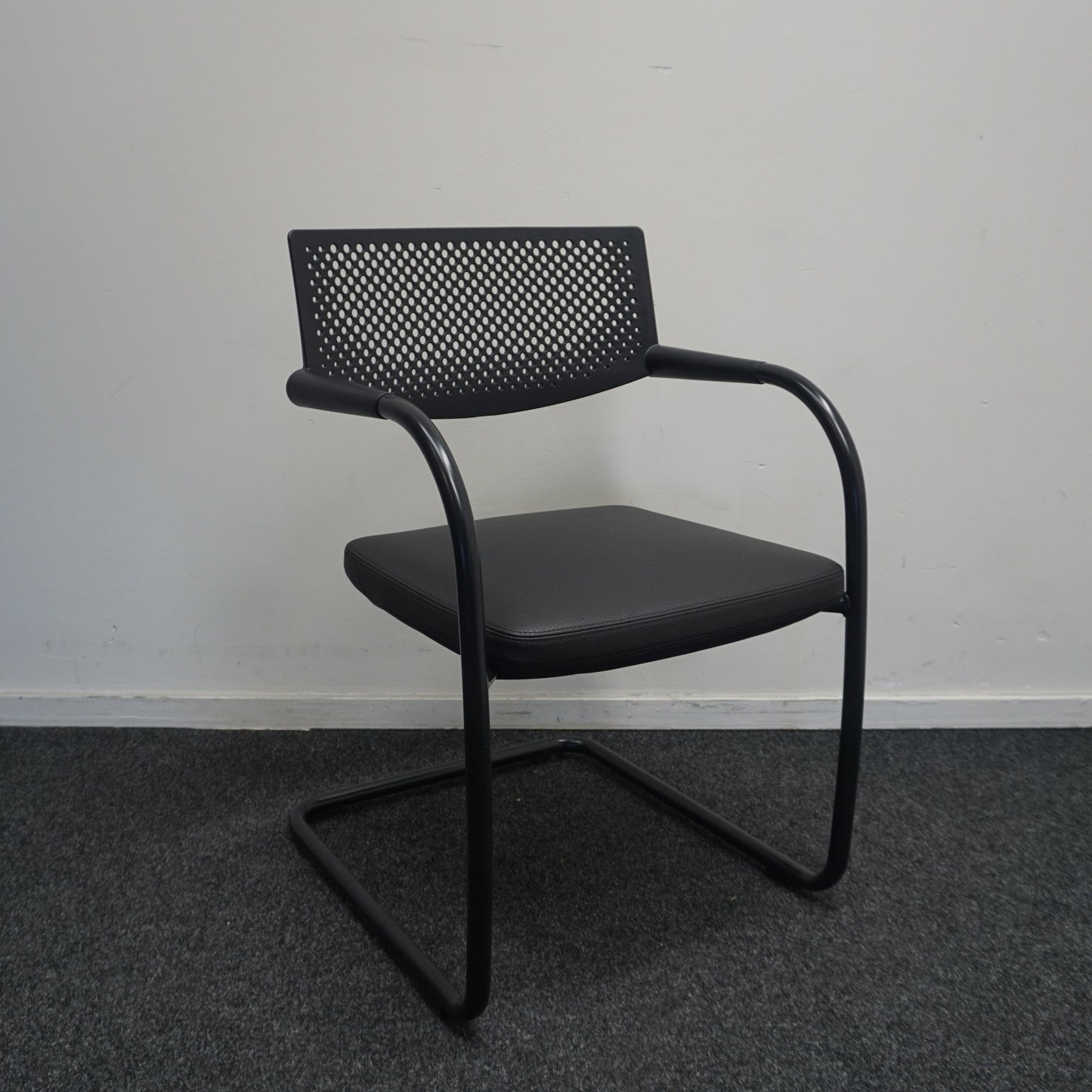 Vitra Visavis Vergaderstoel | Design Conferentiestoel | Leer