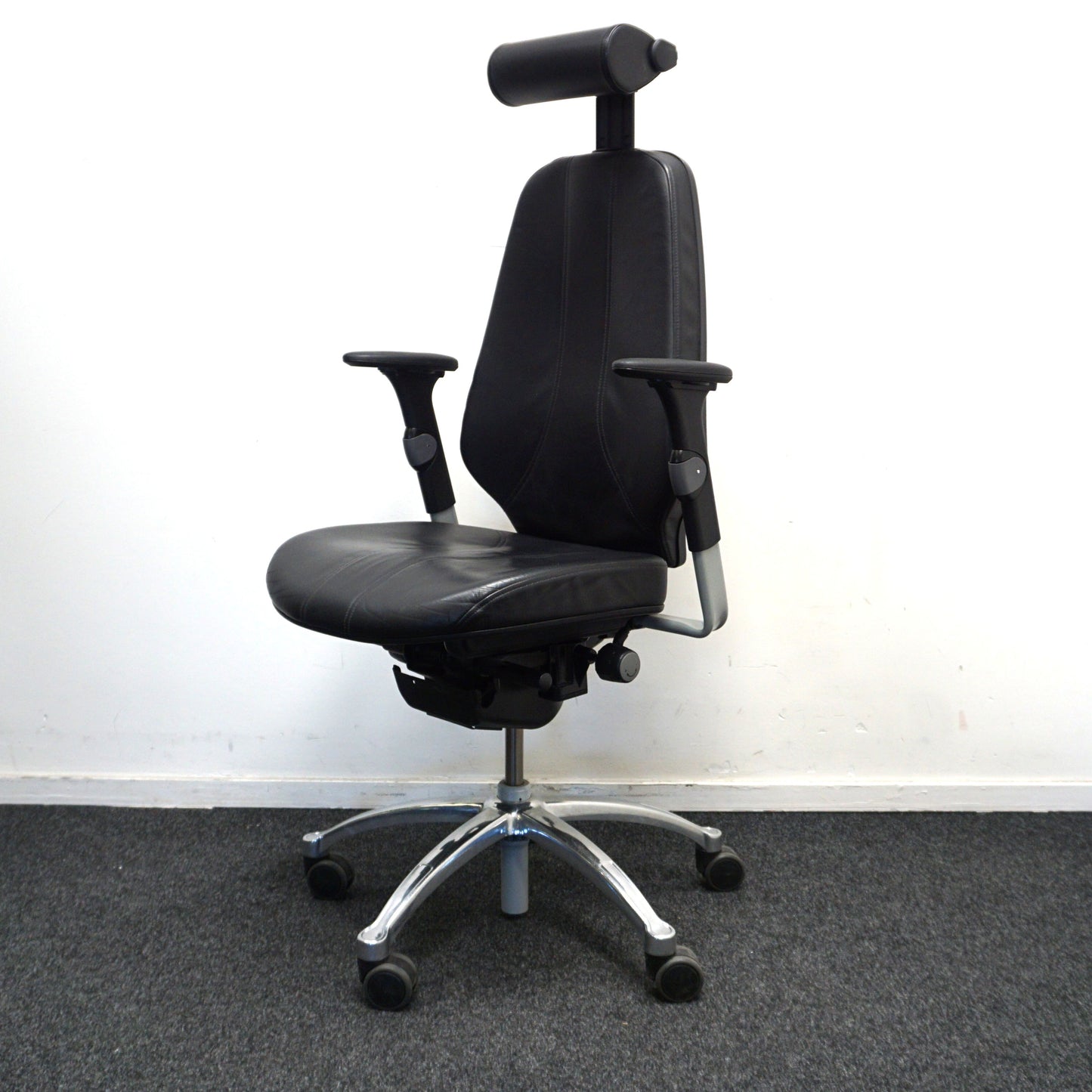 RH Logic 400 Bureaustoelen | Zwart Leer | Hoofdsteun